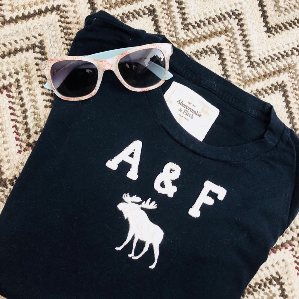 Abercrombie & Fitch navy t-shirt (worn two times)